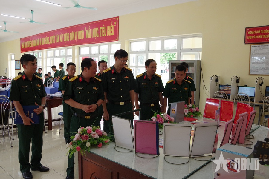 Kiểm tra, khảo sát tình hình triển khai Phong trào “Bình dân học vụ số” tại Trung đoàn 141 (Sư đoàn 312)